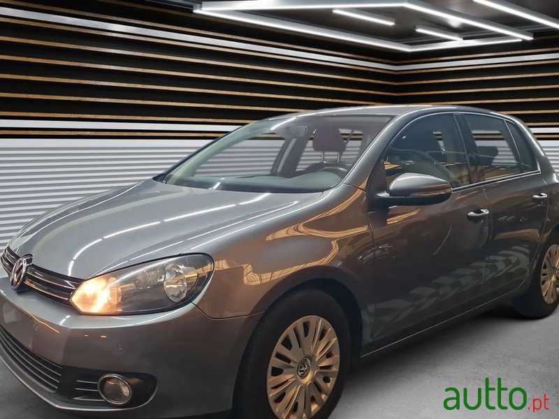 2011' Volkswagen Golf photo #1