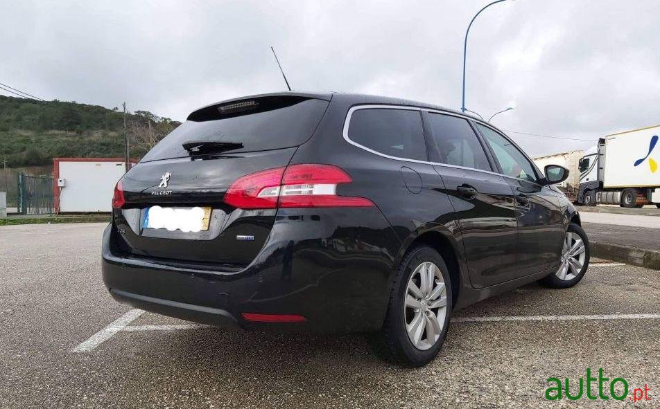 2015' Peugeot 308 Sw photo #3