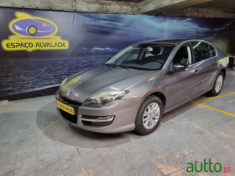 2015' Renault Laguna photo #1