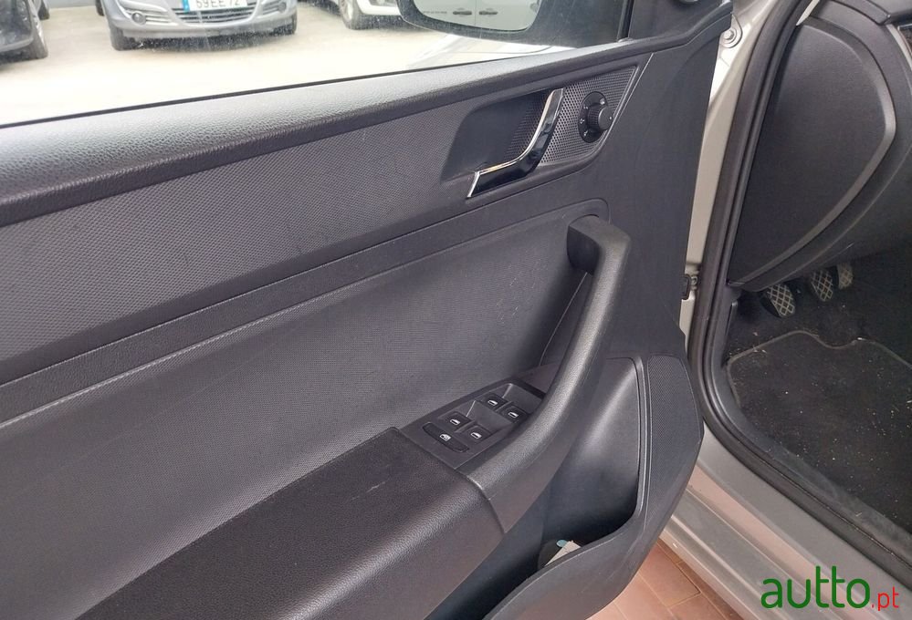 2014' Skoda Rapid Spaceback photo #3