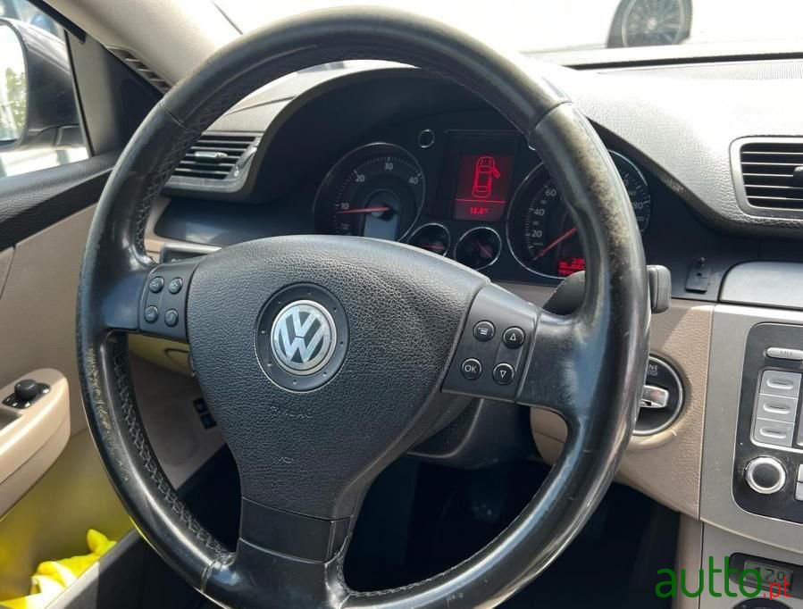 2006' Volkswagen Passat Variant photo #6