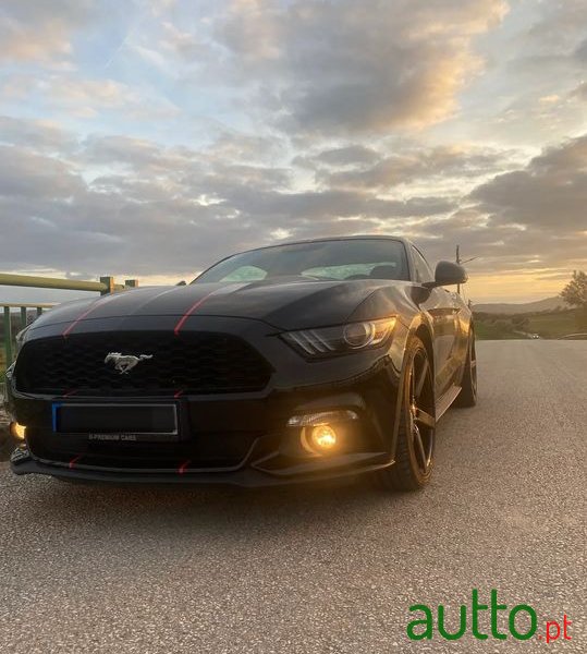2017' Ford Mustang photo #3