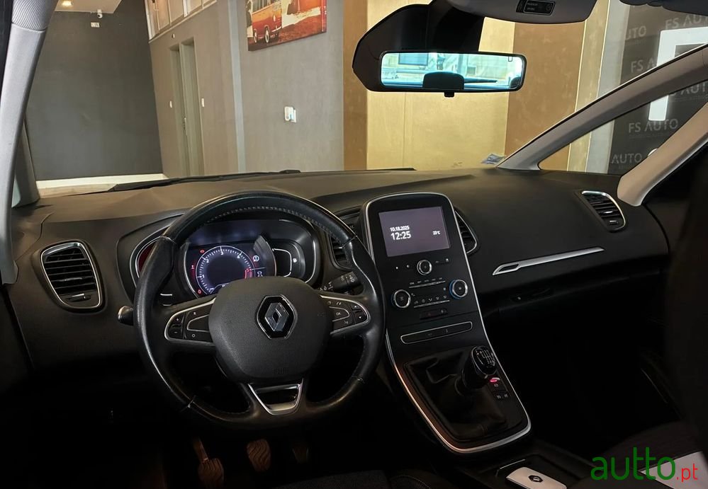 2019' Renault Scenic photo #5