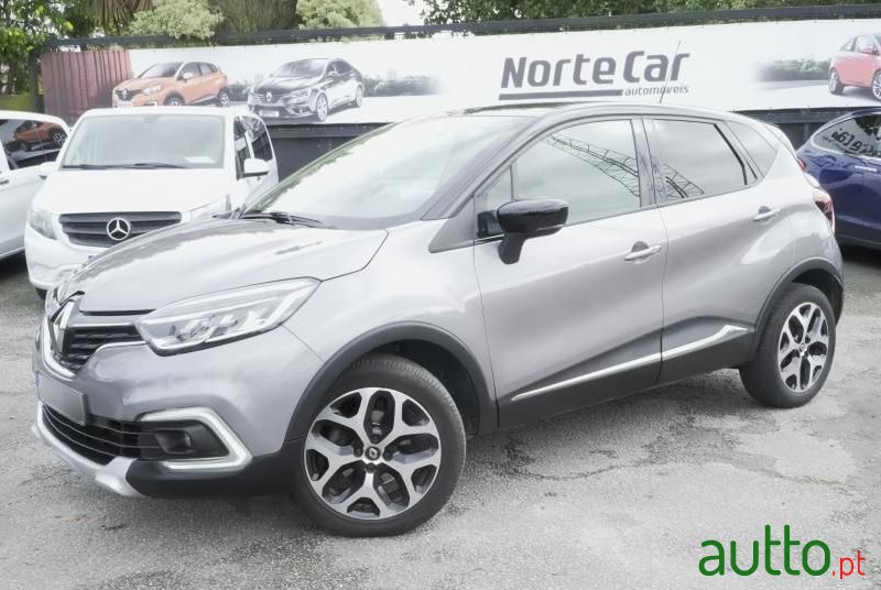 2019' Renault Captur photo #1