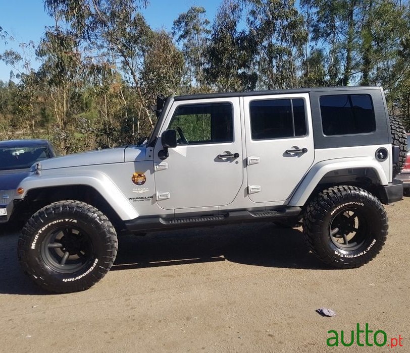 2010' Jeep Wrangler photo #5