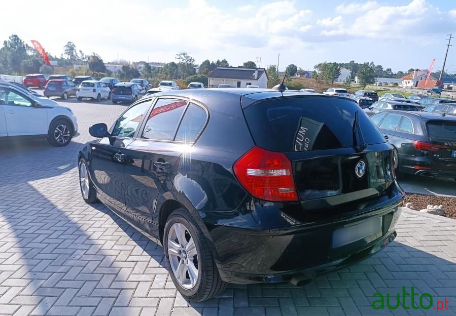 2011' BMW Série 1 D photo #3