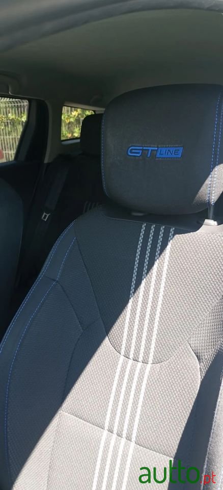 2017' Renault Clio Sport Tourer photo #3