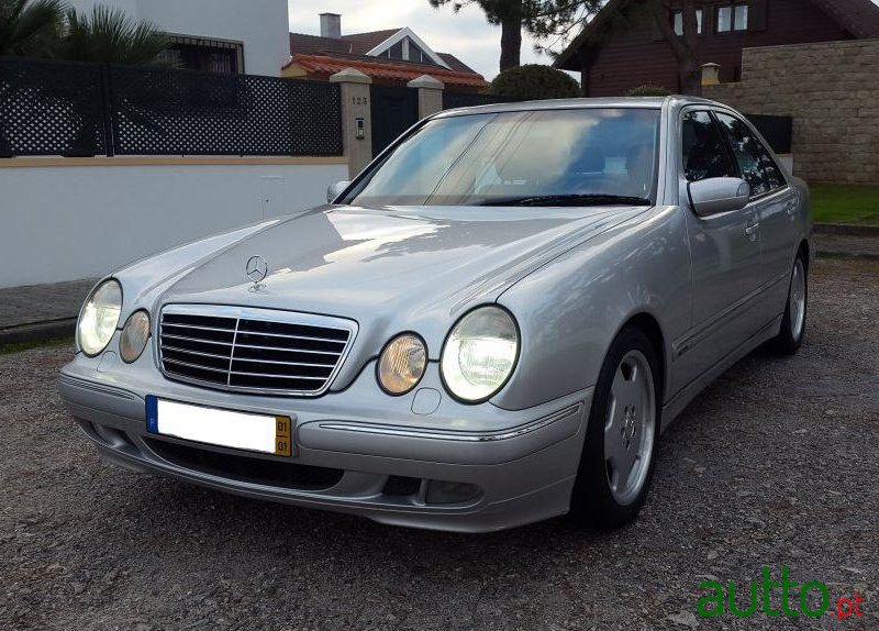 2001' Mercedes-Benz E 200 photo #2