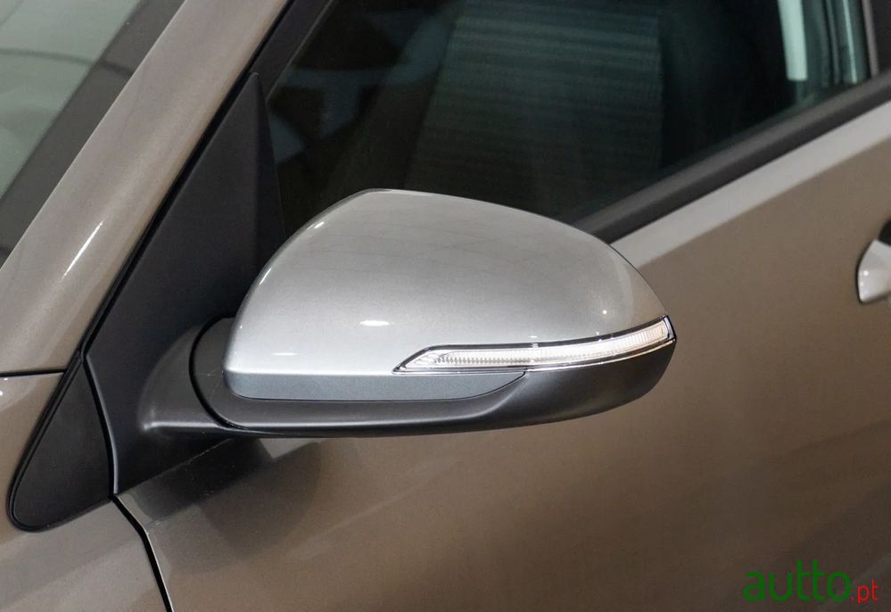 2024' Kia Stonic 1.2 Dynamic photo #6