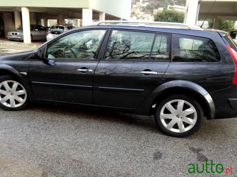 2008' Renault Megane Break photo #1