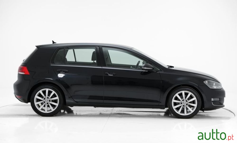 2013' Volkswagen Golf photo #2