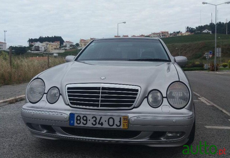 1999' Mercedes-Benz E-200 Avantgard photo #3