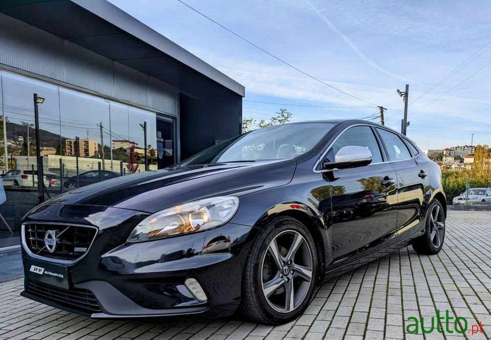 2014' Volvo V40 photo #1