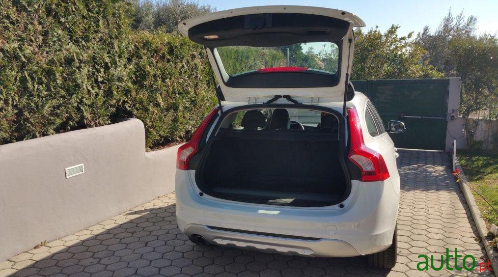 2011' Volvo V60 2.0 D3 photo #1