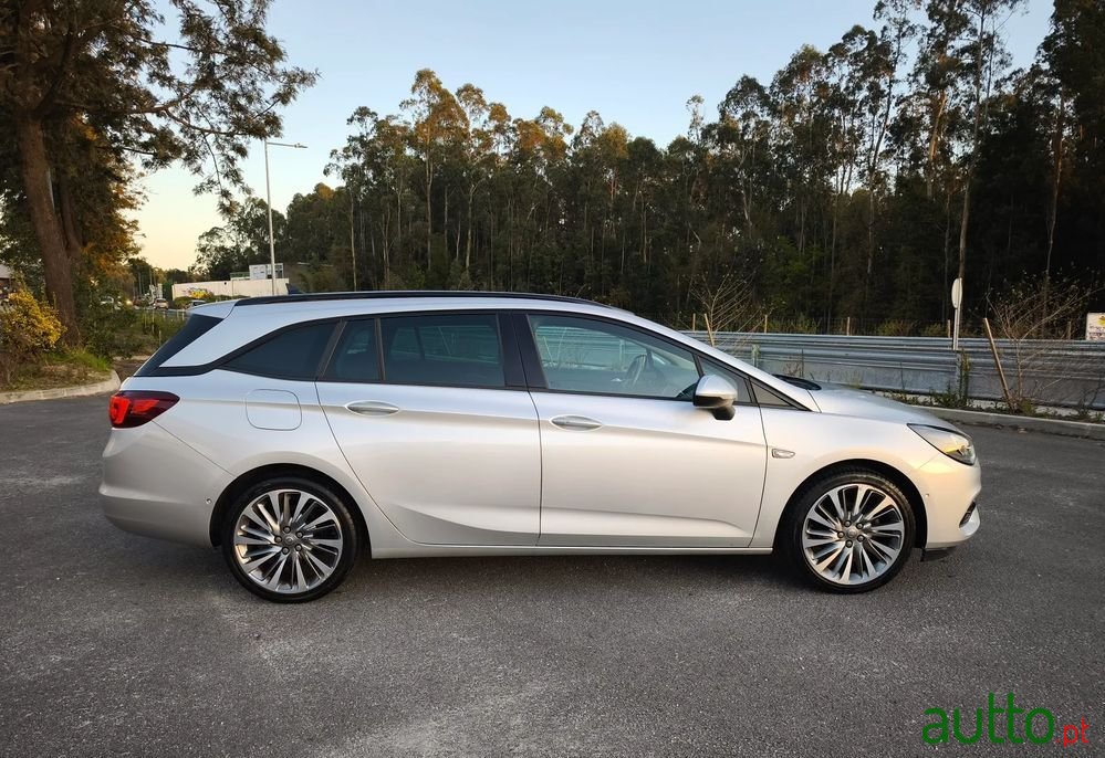 2020' Opel Astra Sports Tourer photo #3