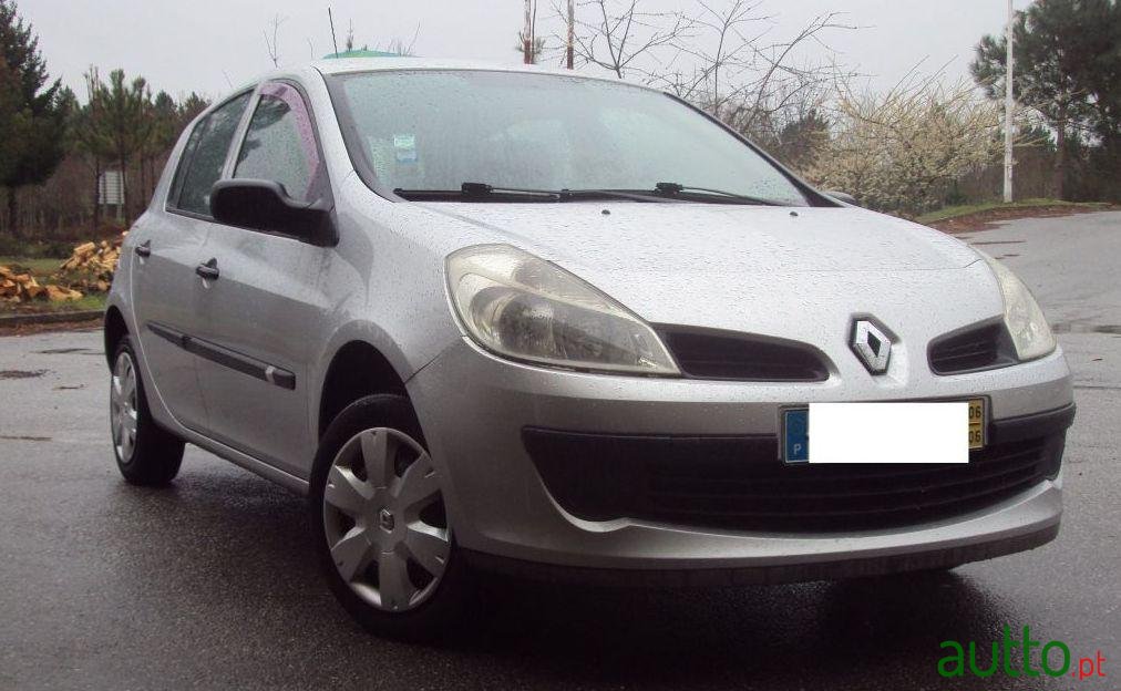 2006' Renault Clio 1.2 16 V Authentique photo #2