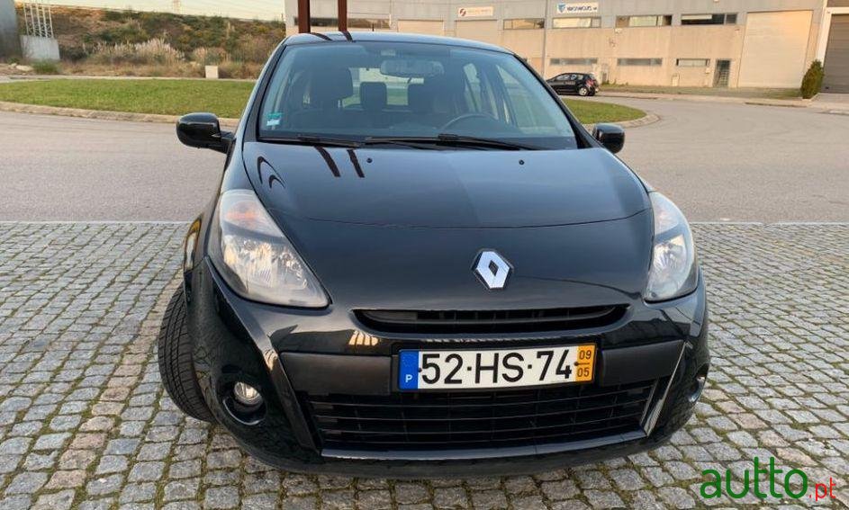 2009' Renault Clio photo #1