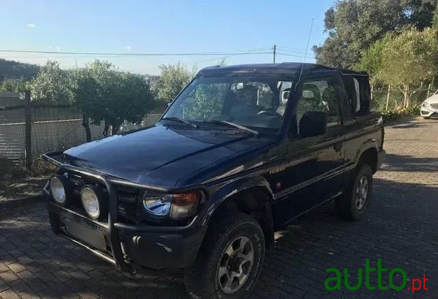 1999' Mitsubishi Pajero photo #3