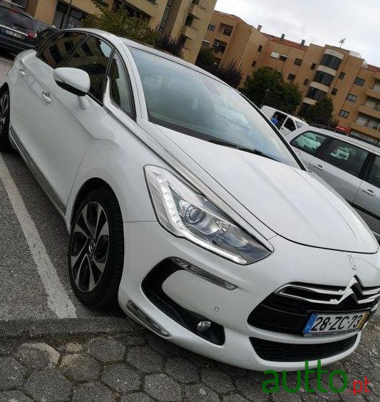 2012' Citroen DS5 photo #1