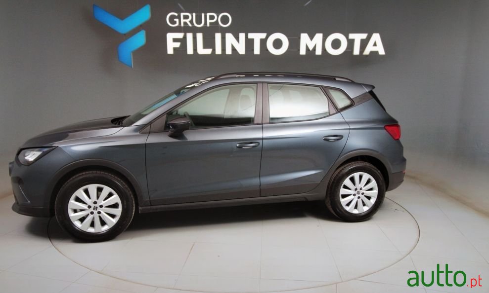 2023' SEAT Arona 1.0 Tsi Style photo #5