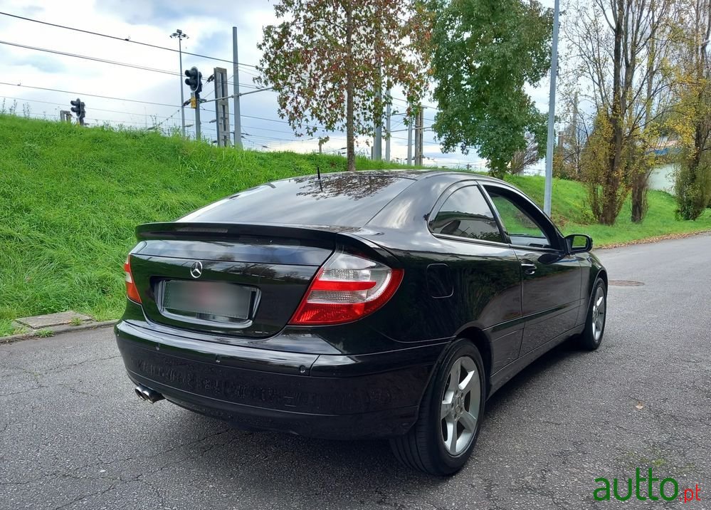 2006' Mercedes-Benz Classe C photo #5