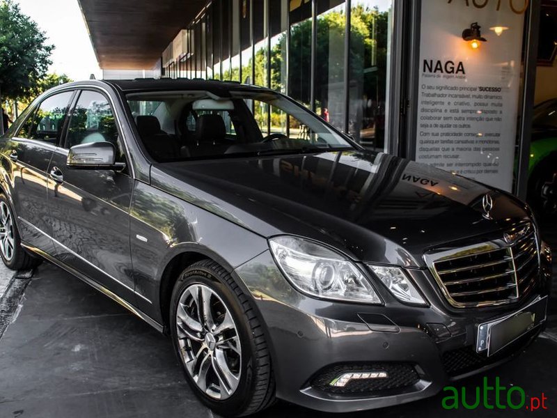 2009' Mercedes-Benz Classe E photo #6