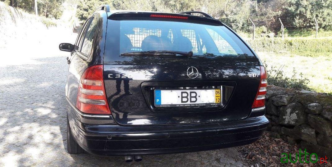 2005' Mercedes-Benz C-320 photo #2