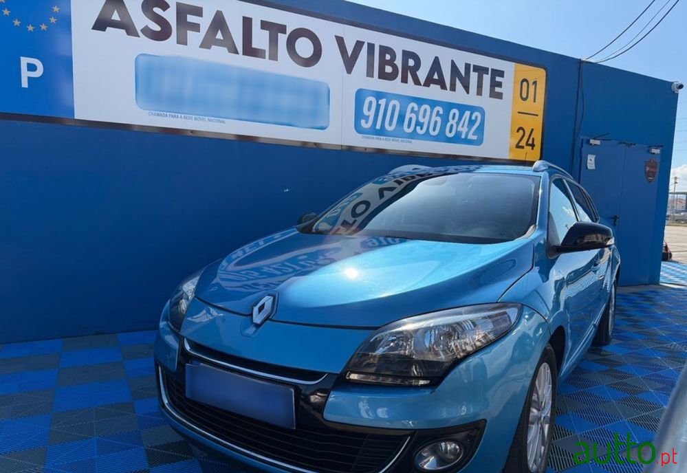 2013' Renault Mégane Sport Tourer photo #1