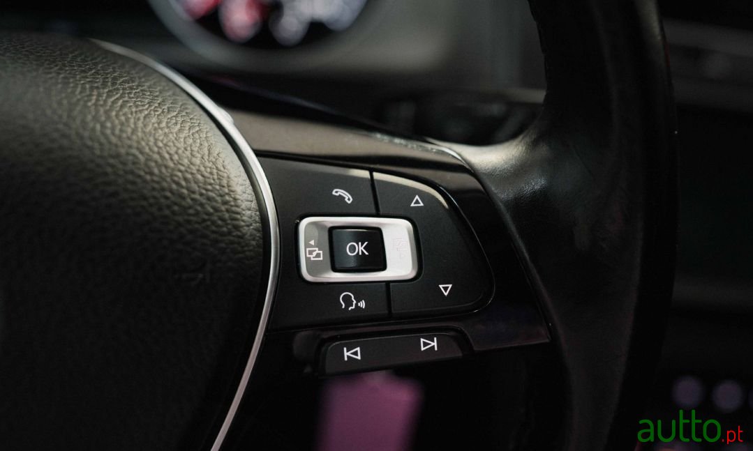 2016' Volkswagen Golf photo #4