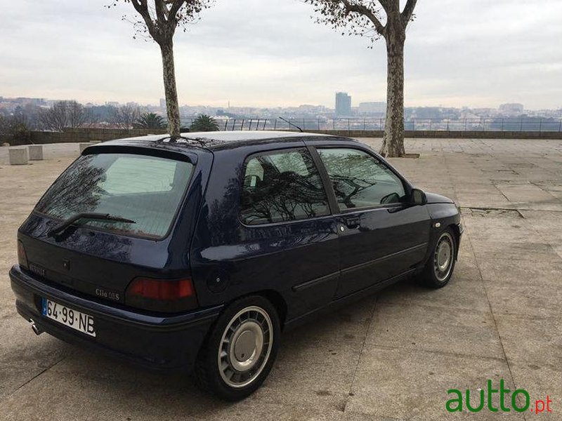 1992' Renault Clio 1.8 16V photo #2