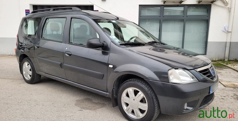 2009' Dacia Logan Mcv photo #4