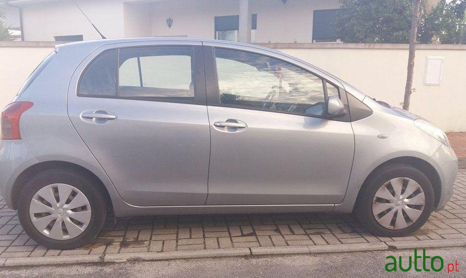 2008' Toyota Yaris photo #1