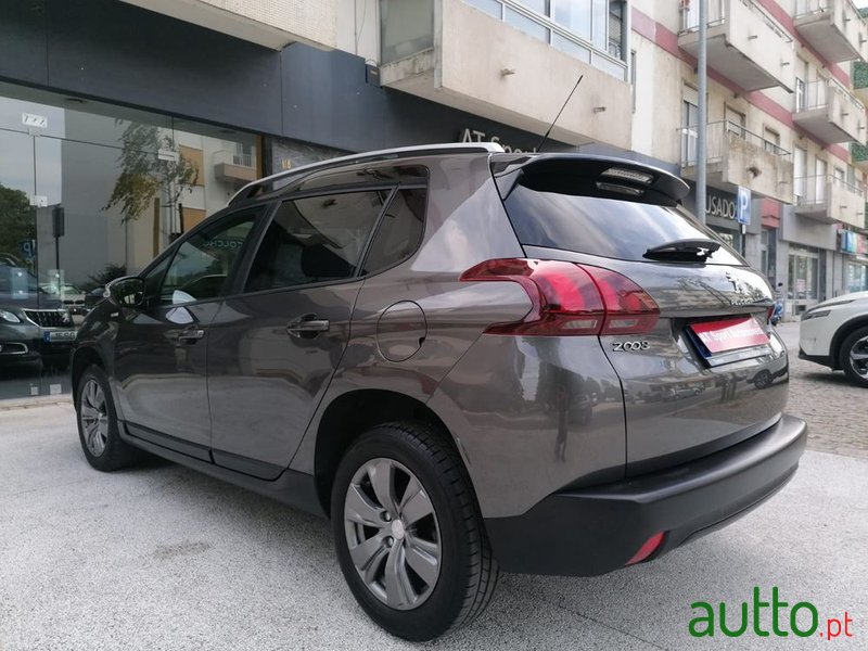 2018' Peugeot 2008 photo #5