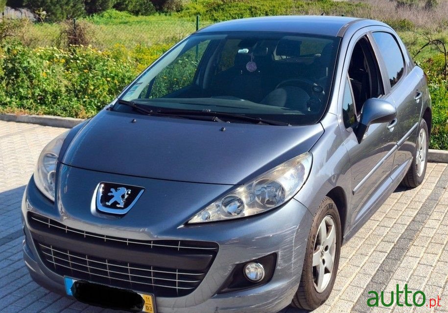 2011' Peugeot 207 photo #3