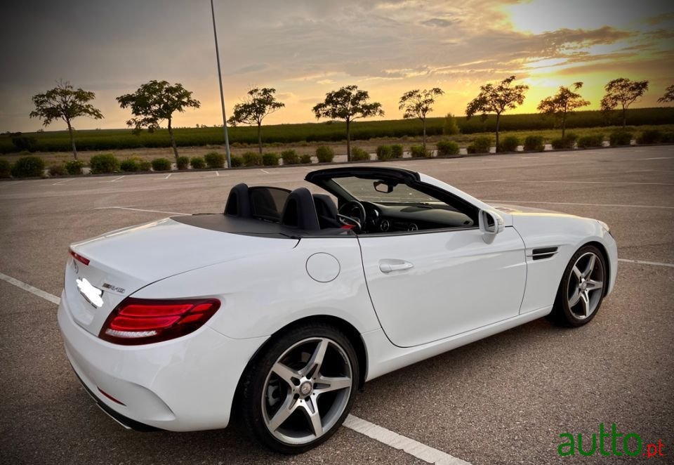 2016' Mercedes-Benz Slc-250 photo #5