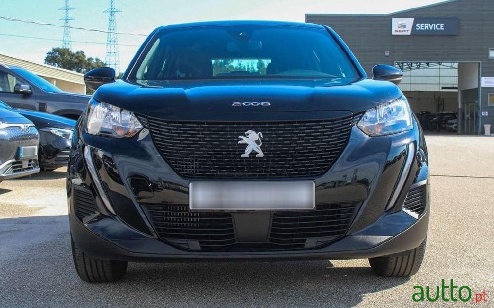 2023' Peugeot 2008 photo #3