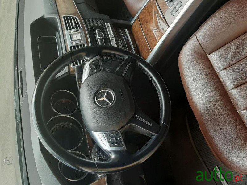 2013' Mercedes-Benz E-300 Face-Lift photo #3
