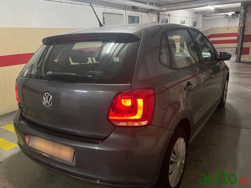 2011' Volkswagen Polo 1.2 Confortline photo #2