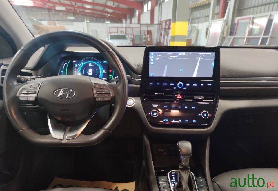 2020' Hyundai Ioniq photo #6