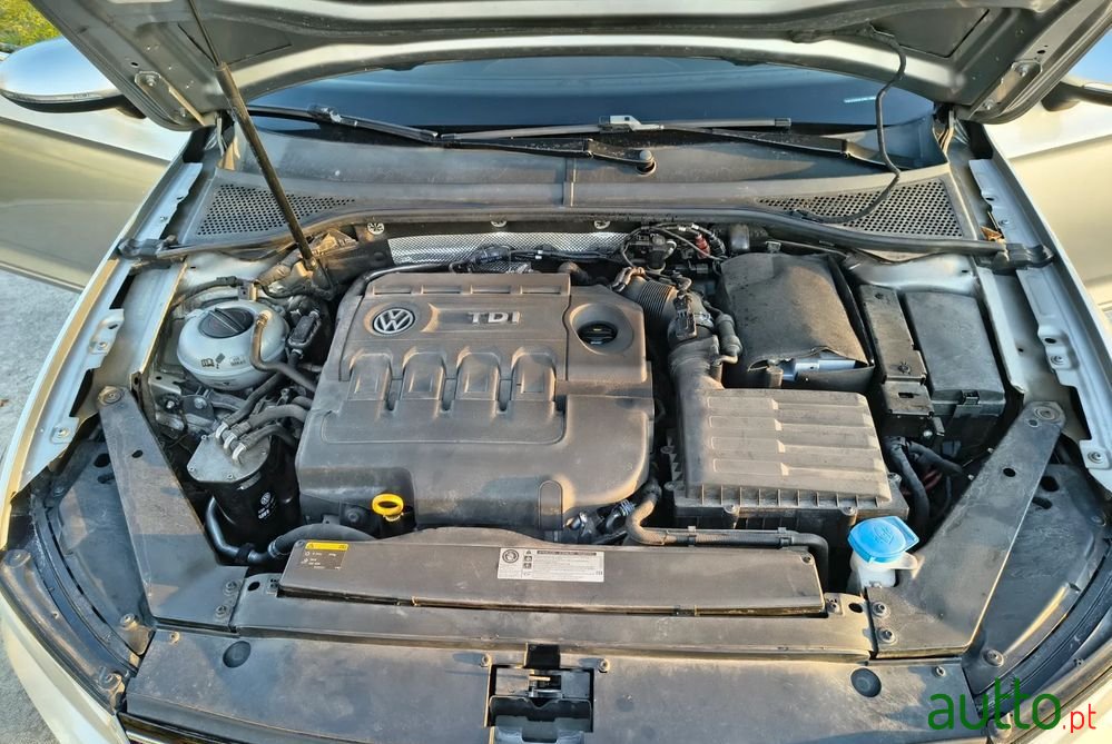 2015' Volkswagen Passat Variant photo #6