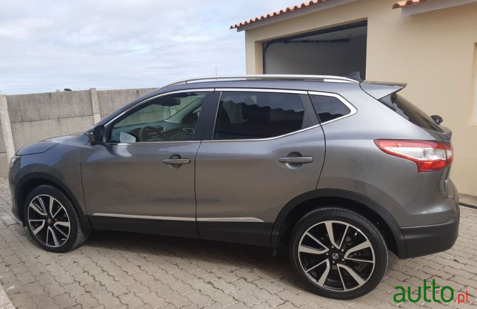 2015' Nissan Qashqai Tekna photo #1