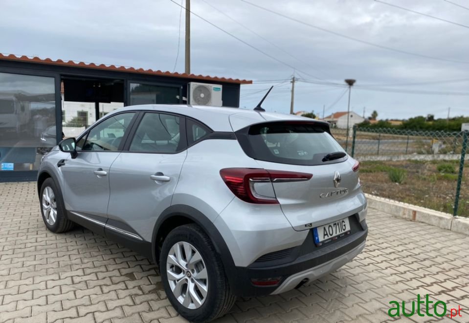 2020' Renault Captur photo #6