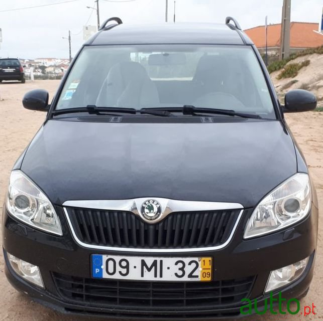 2011' Skoda Roomster photo #4