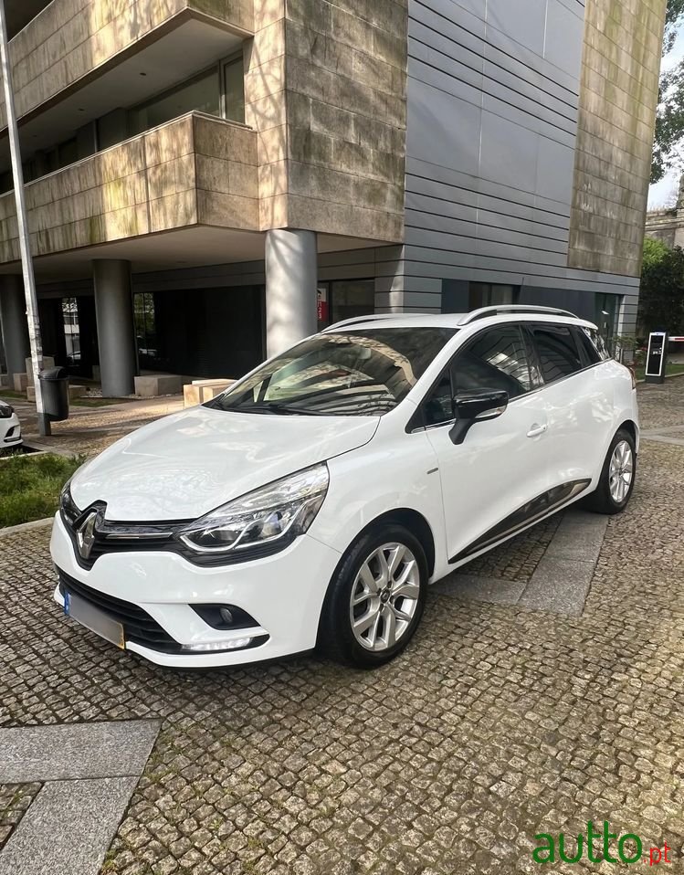 2019' Renault Clio Sport Tourer photo #2