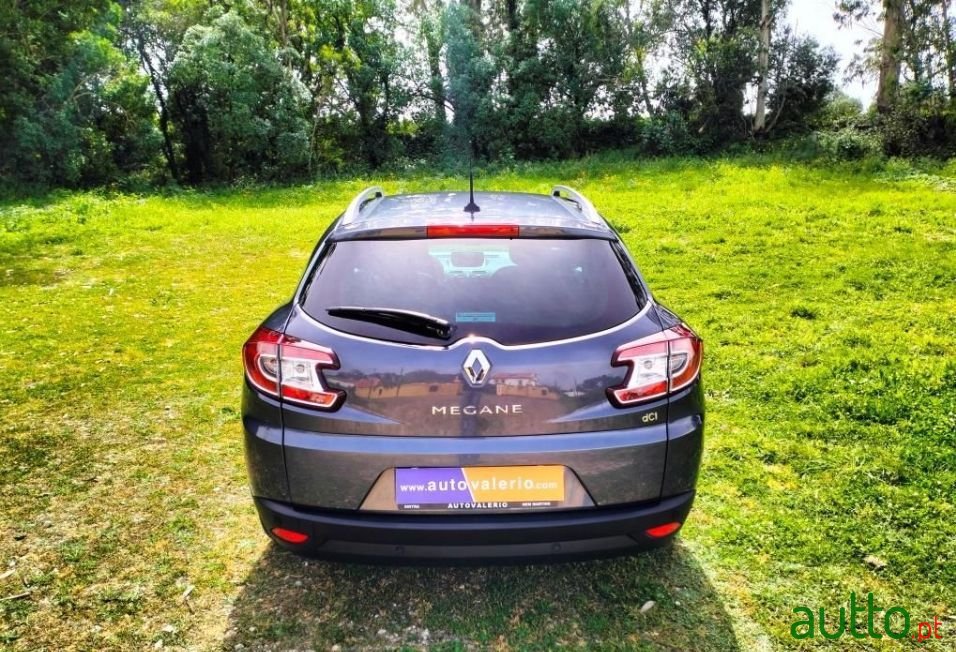 2015' Renault Megane Sport Tourer photo #6