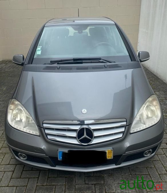 2009' Mercedes-Benz A-180 photo #3