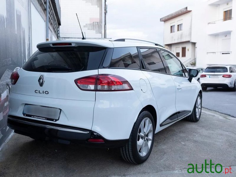 2018' Renault Clio Sport Tourer photo #4