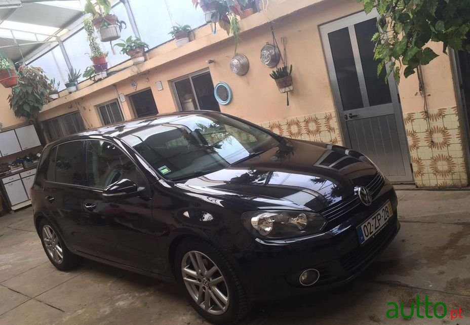 2010' Volkswagen Golf photo #1