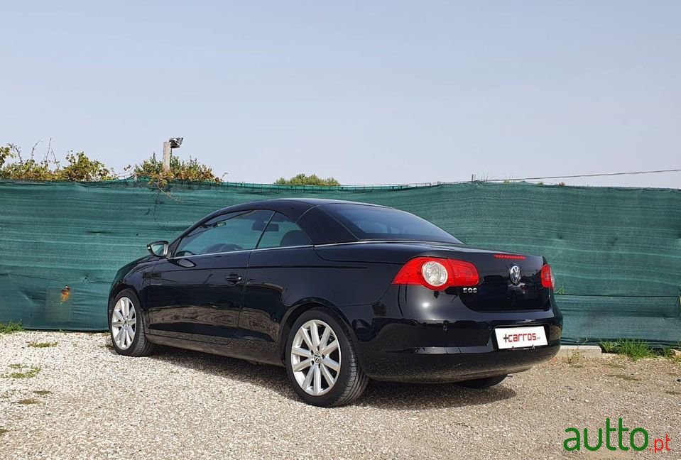 2010' Volkswagen Eos photo #3