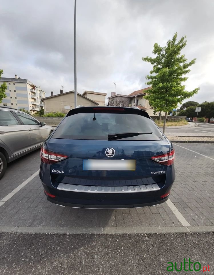 2016' Skoda Superb Break photo #4